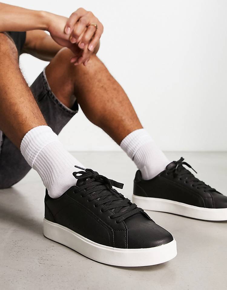 Pull&Bear lace up sneakers in black